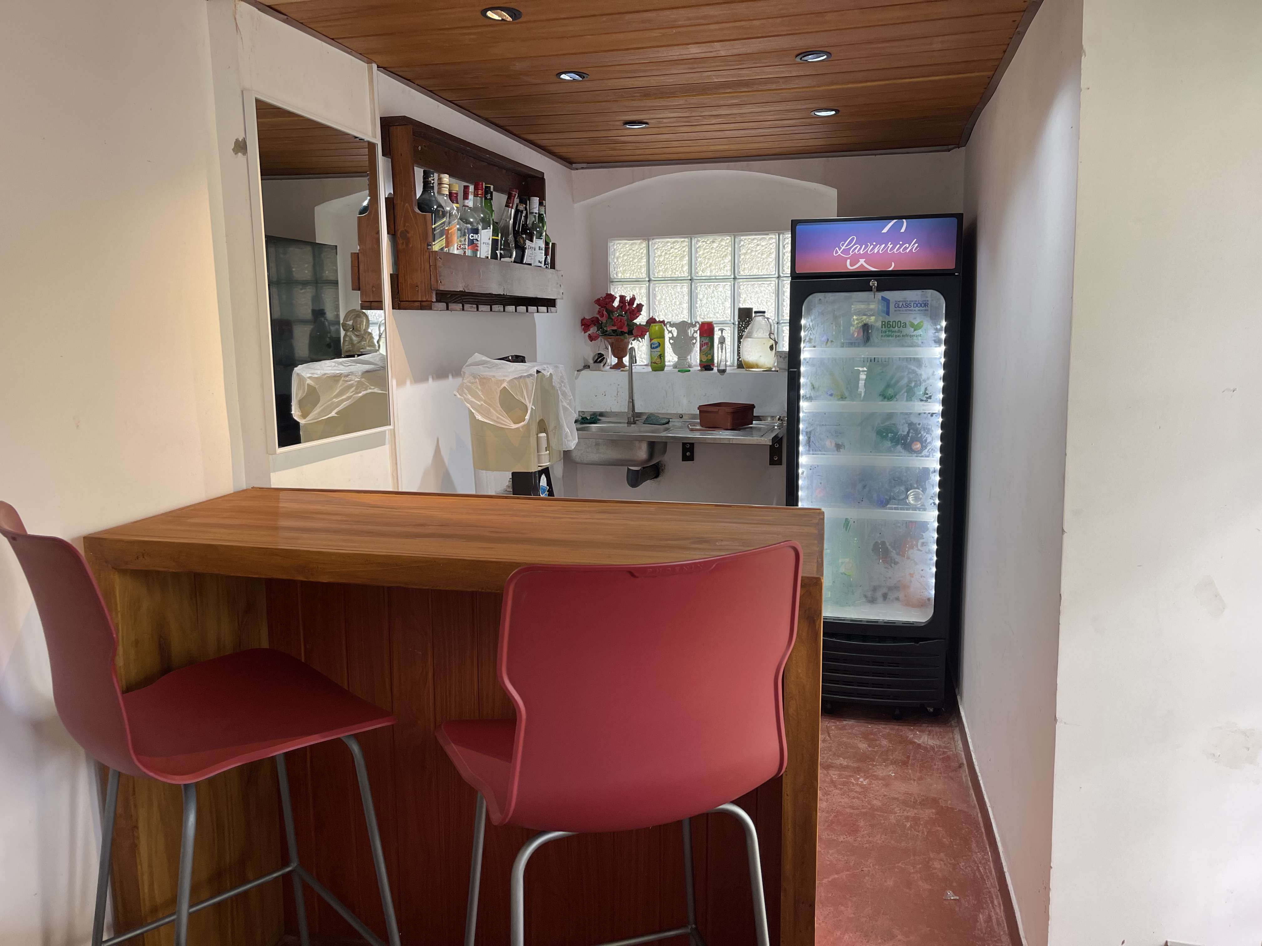 Cocktail Lounge