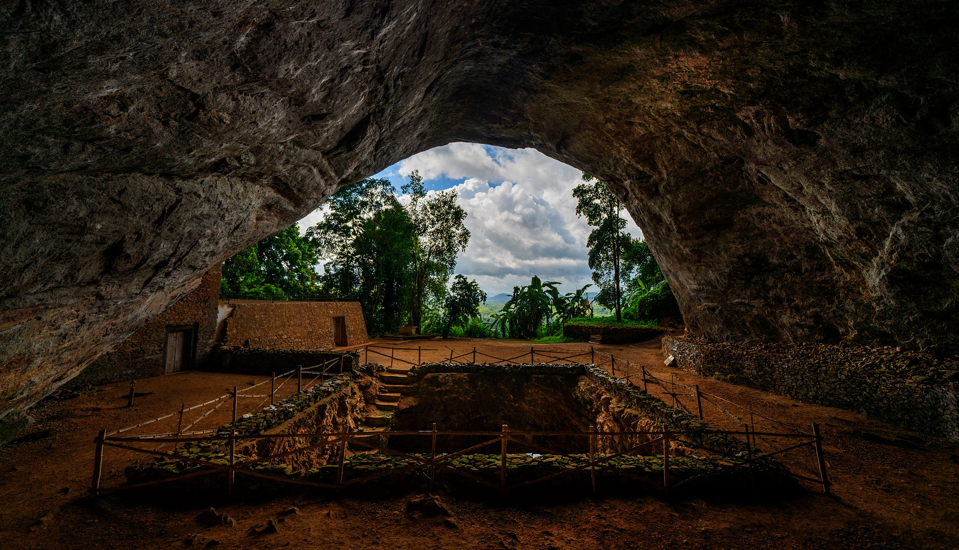 Fa Hien Cave (Pahiyangala)
